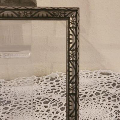 Lot 190: Antique & Vintage Picture Frames - no glass