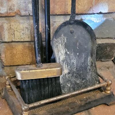 Lot 194: Vintage Fireplace Set