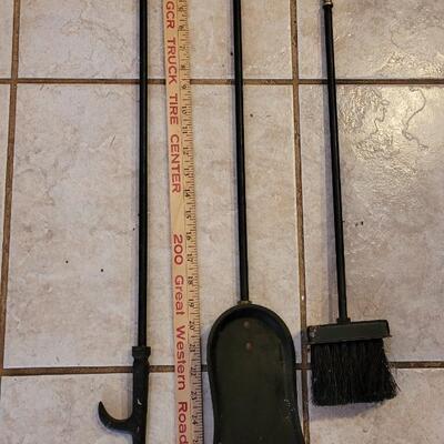 Lot 196: Vintage Fireplace Tool Set without the Stand