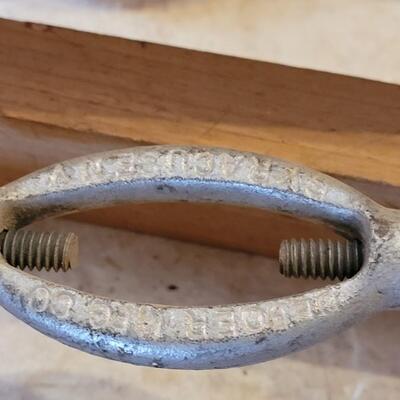 Lot 207: Vintage DEBOER MFG. Headboard and Footboard Short Rails for Retail Display #1