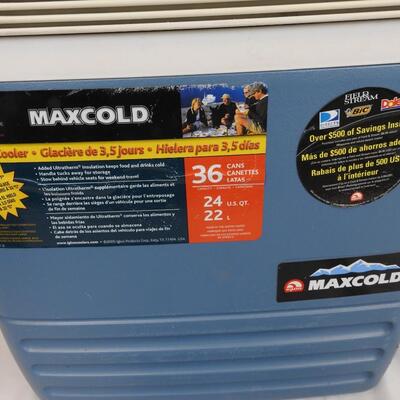Igloo Maxcold Cooler, Blue, Used