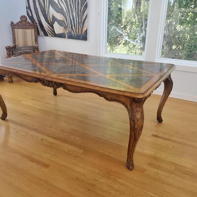 GORGEOUS ANTIQUE DINING TABLE FROM CASTLE