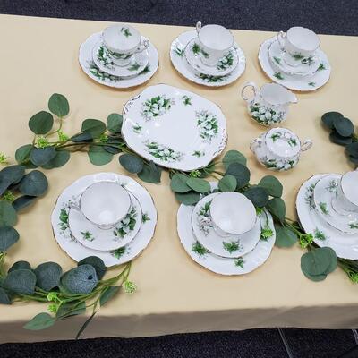 Canadian Provincial Flowers - Trillium - Royal Adderley