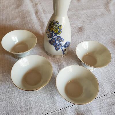 Vintage Kiku Masamune Saki Set