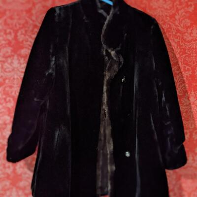 Sealane by Hillmoor Plush Coat, Large, Great condition