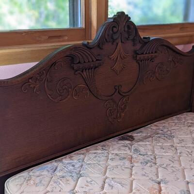 Beautiful Solid Oak Full Bed