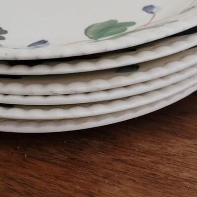 Lot 217: Blue Ridge China Set