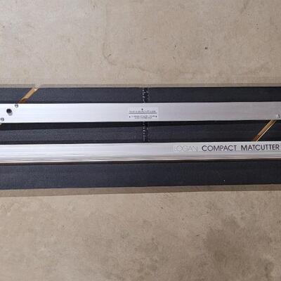 Lot 220: Logan Compact Mat Cutter