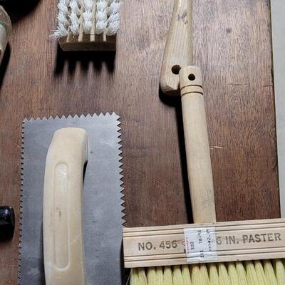 Lot 225: Sponges, Brushes, Twine, String and Tools for Hanging Wallpaper