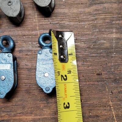 Lot 236: Pulleys Silver & Blue Lot