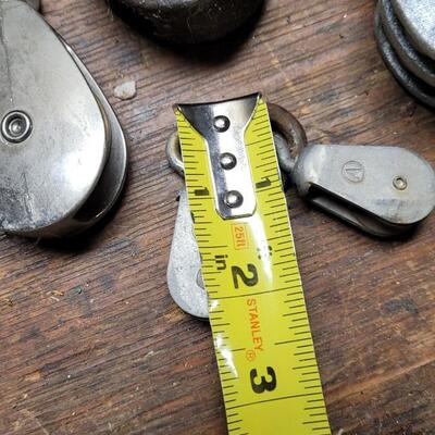 Lot 237: Pulleys Silver & Black