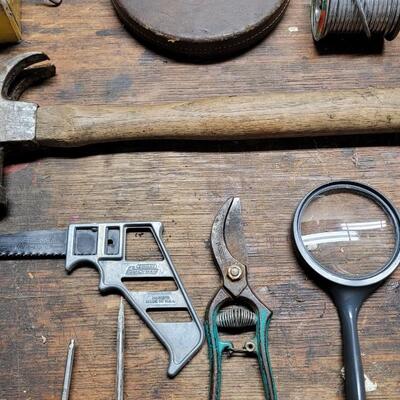 Lot 241: Tool Bench Tool Lot including a Black & Decker Pivot Driver