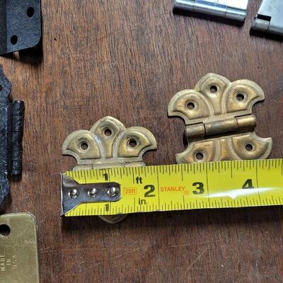 Lot 249: Hinges Lot