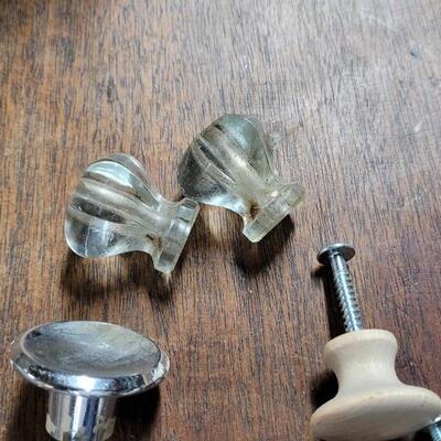 Lot 250: Pulls & Knobs Lot