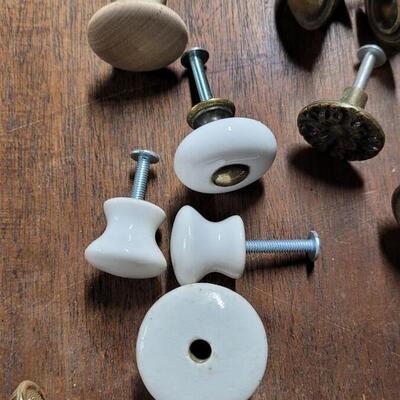 Lot 250: Pulls & Knobs Lot