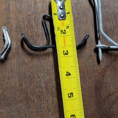 Lot 253: Vintage Metal Black & White Hooks Lot