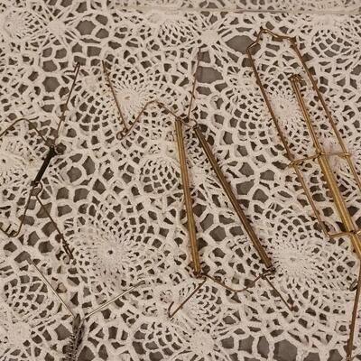 Lot 274: Plate Hangers and (1) Decorative Stand