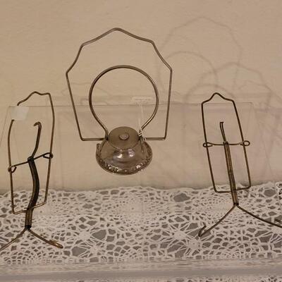 Lot 274: Plate Hangers and (1) Decorative Stand