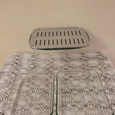 Lot 292: (2) Glass Casserole Dishes and a Broiler Pan