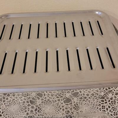 Lot 292: (2) Glass Casserole Dishes and a Broiler Pan