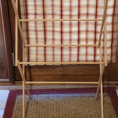 Lot 301: Vintage Hanging Rack