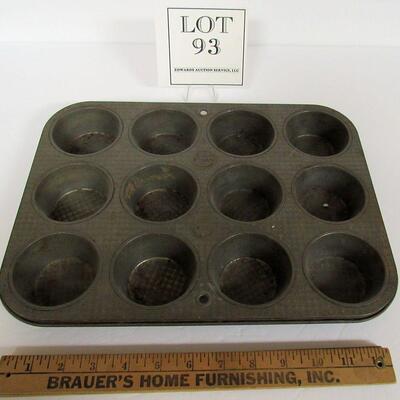 Nice Old 12 Count Muffin Tin, Ovenex USA