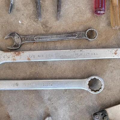 Lot 313: Vintage Tool Bench Lot