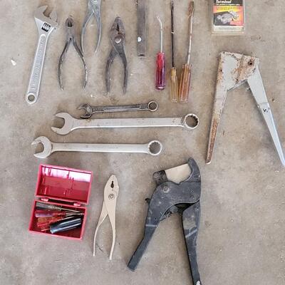 Lot 313: Vintage Tool Bench Lot