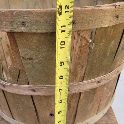 Lot 319: (2) Vintage Farmhouse Fruit Baskets #1