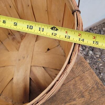 Lot 325: (2) Vintage Farmhouse Harvest Baskets