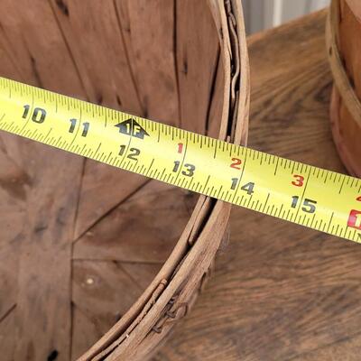 Lot 325: (2) Vintage Farmhouse Harvest Baskets