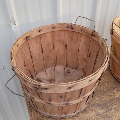 Lot 325: (2) Vintage Farmhouse Harvest Baskets