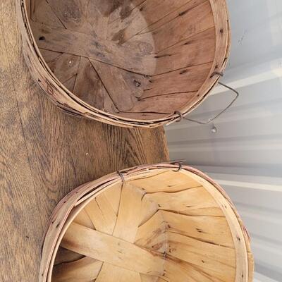 Lot 325: (2) Vintage Farmhouse Harvest Baskets