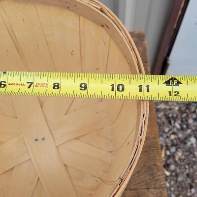 Lot 327: (3) Assorted Size Vintage Farmhouse Harvest Baskets