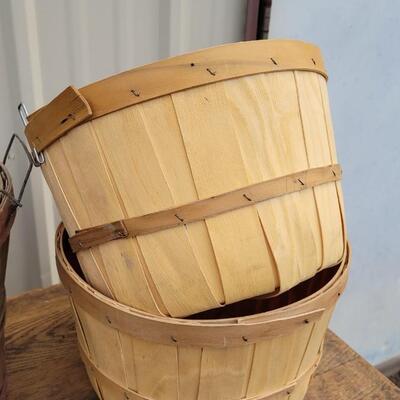 Lot 327: (3) Assorted Size Vintage Farmhouse Harvest Baskets