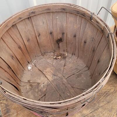 Lot 327: (3) Assorted Size Vintage Farmhouse Harvest Baskets