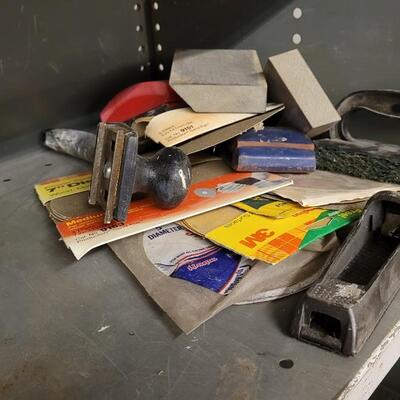 Lot 331: Large Bundle of Painter's Tools
