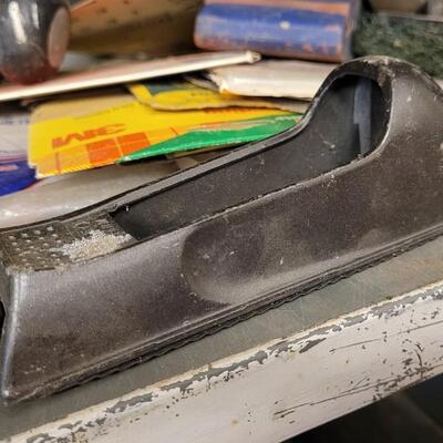 Lot 331: Large Bundle of Painter's Tools