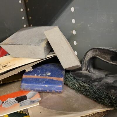 Lot 331: Large Bundle of Painter's Tools