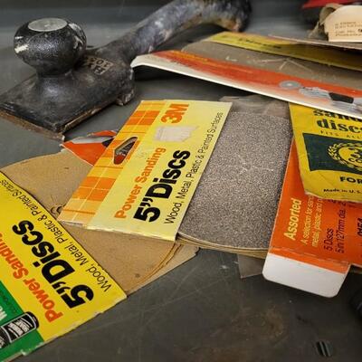 Lot 331: Large Bundle of Painter's Tools