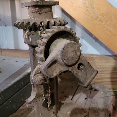 Lot 336; (2) Vintage Small Hydraulic Jacks