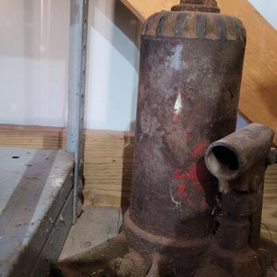 Lot 336; (2) Vintage Small Hydraulic Jacks