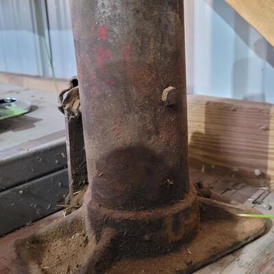 Lot 336; (2) Vintage Small Hydraulic Jacks