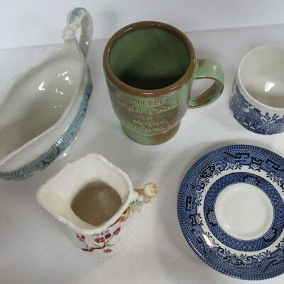 Misc Lot: Churchill England Blue Willow C/S, Frankoma Little White House Mug, Johnson Bros Eng Gravy