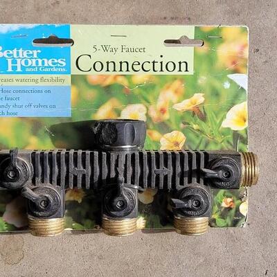 Lot 350: Gardening Lot - Hand Tools, Kneeling Pad, Rain Bird Metal Sprinkler and 5 Way Faucet Connection