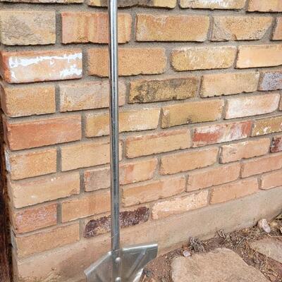 Lot 351: Garden Hole Digger