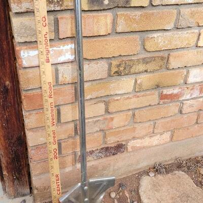 Lot 351: Garden Hole Digger