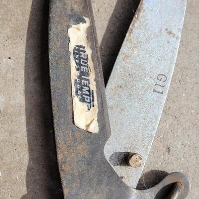 Lot 353: Gardening Hand Tools and Sprayer Wand
