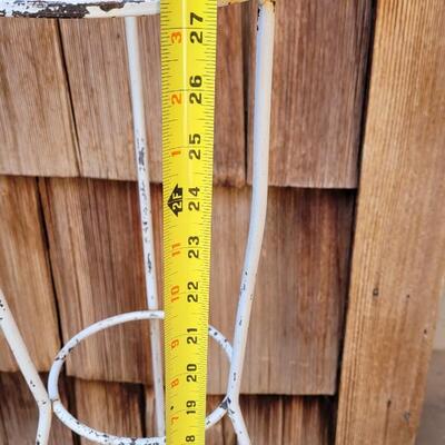 Lot 362: Vintage Pin Leg White Metal Planter Stand