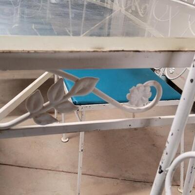 Lot 367: Vintage Thick Glass Top Metal Table and (4) Chairs